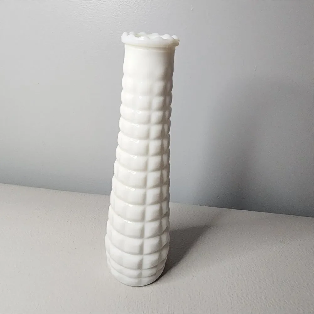 Beautiful Vintage White Milk Glass Bud Vase See Photos Some Age